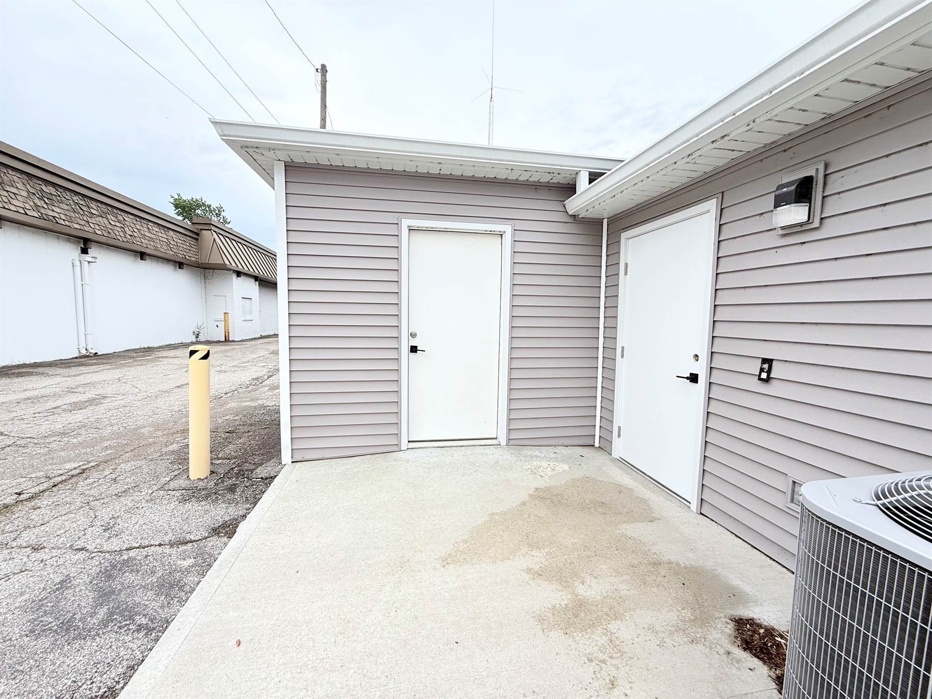 668 Hulman St, Terre Haute, IN 47802