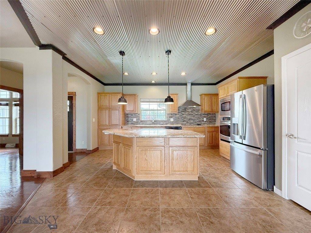 395 Parker Drive, Belgrade, MT 59714