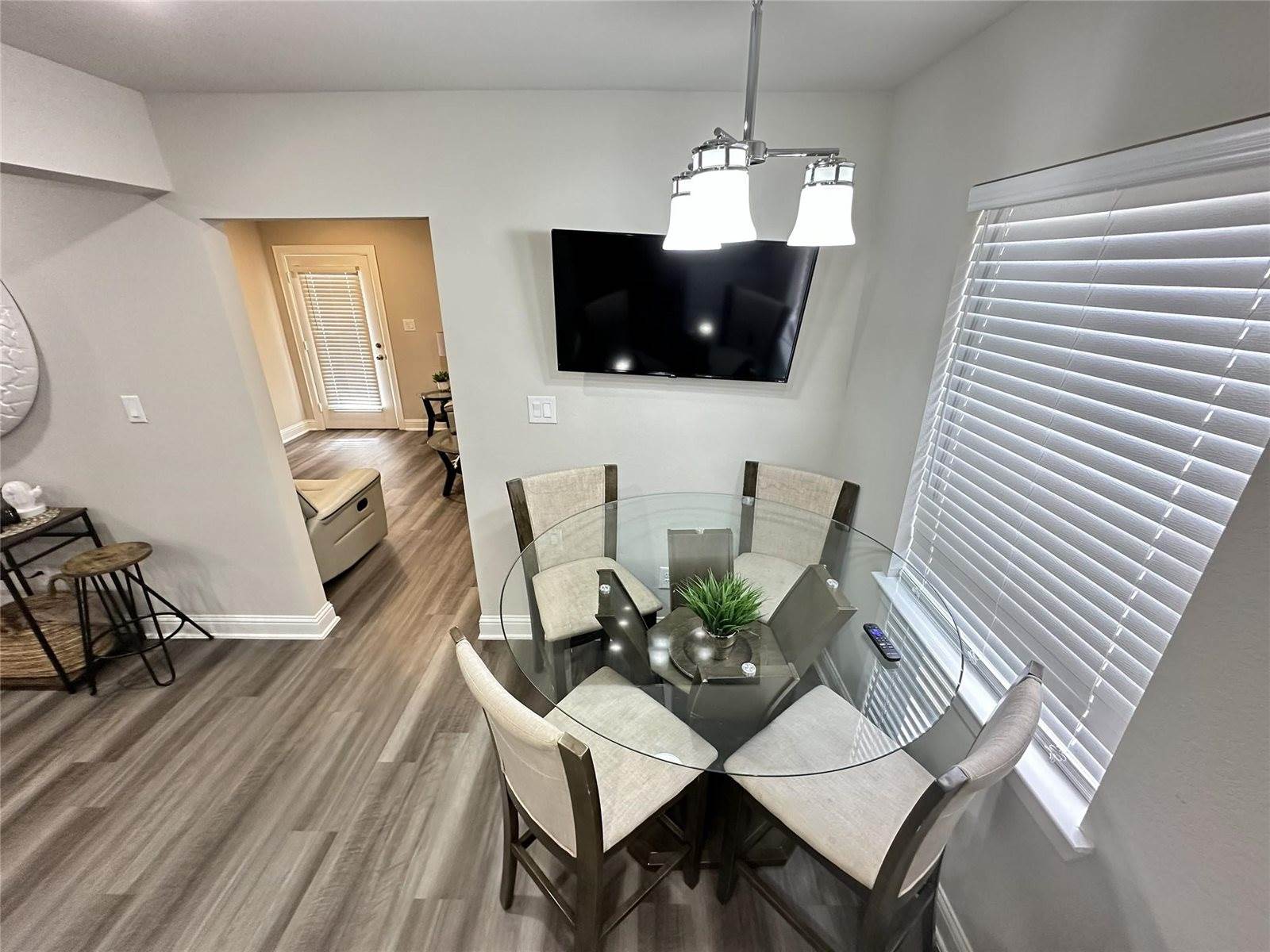 203 South 5th Street, Highlands, TX 77562
