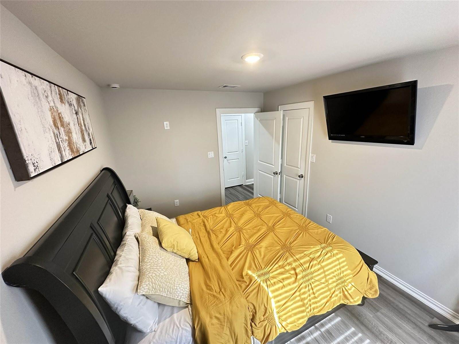 203 South 5th Street, Highlands, TX 77562