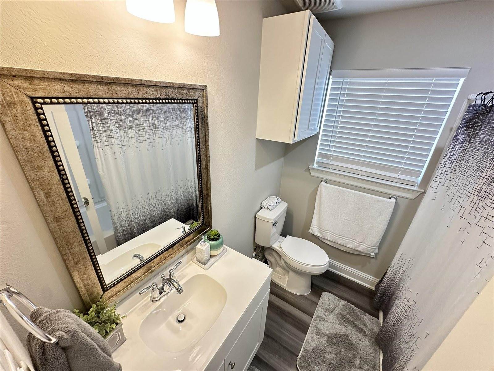 203 South 5th Street, Highlands, TX 77562