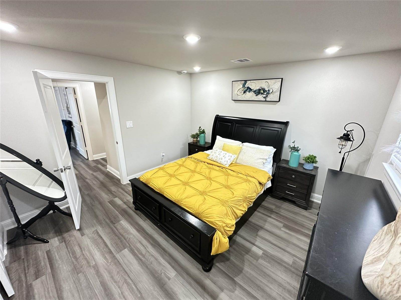 203 South 5th Street, Highlands, TX 77562