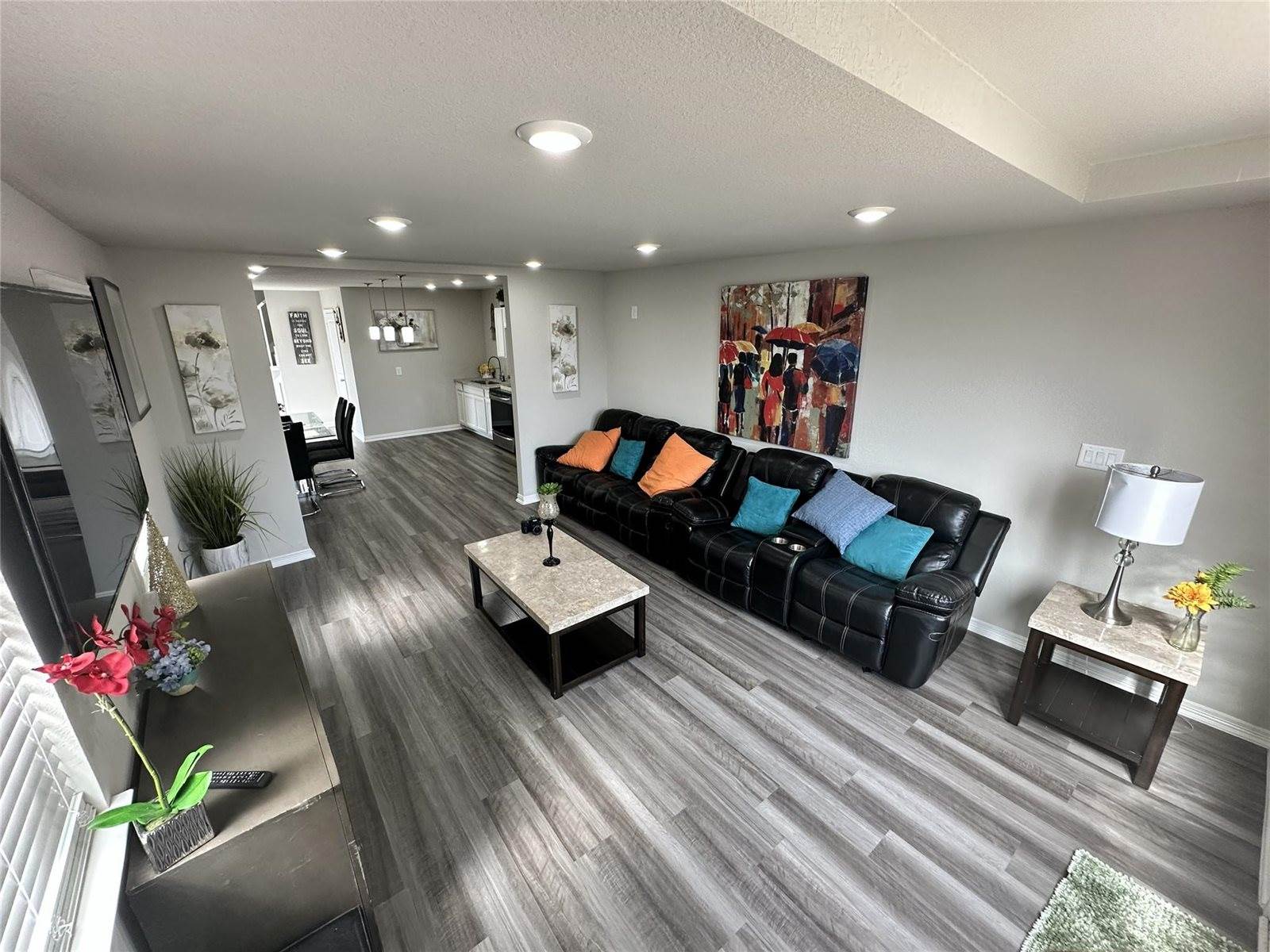 203 South 5th Street, Highlands, TX 77562