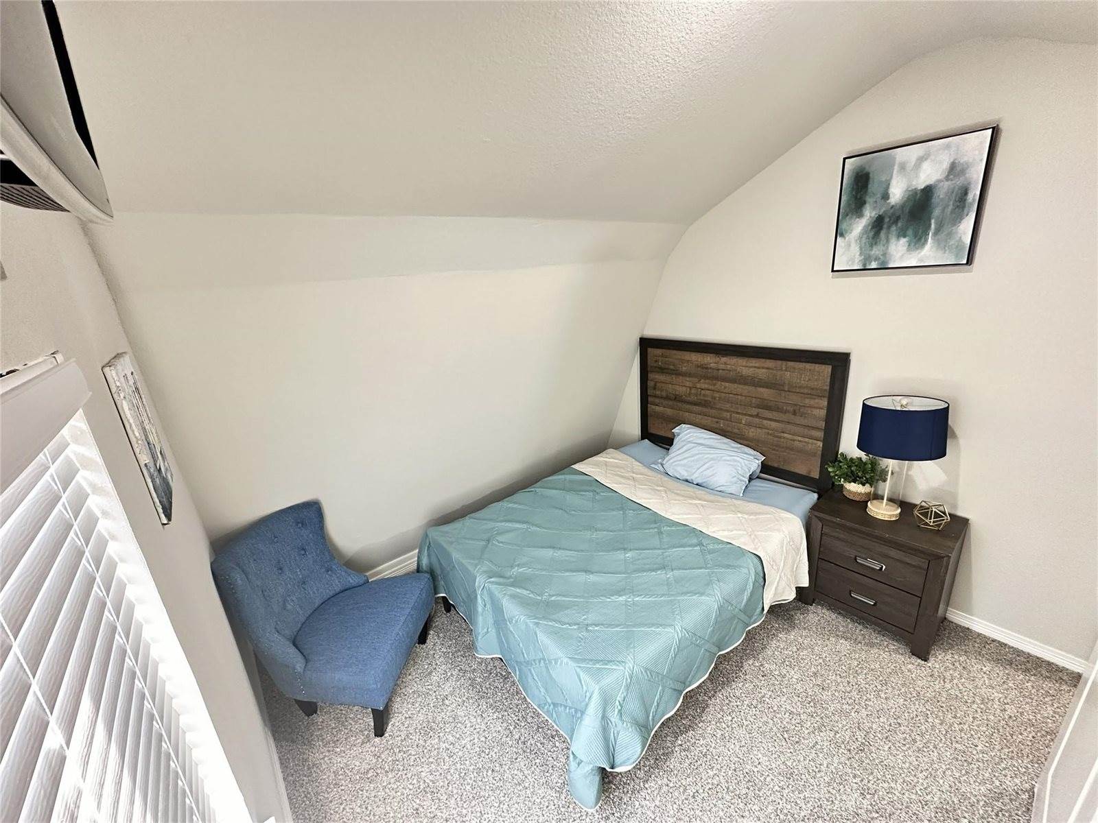 203 South 5th Street, Highlands, TX 77562