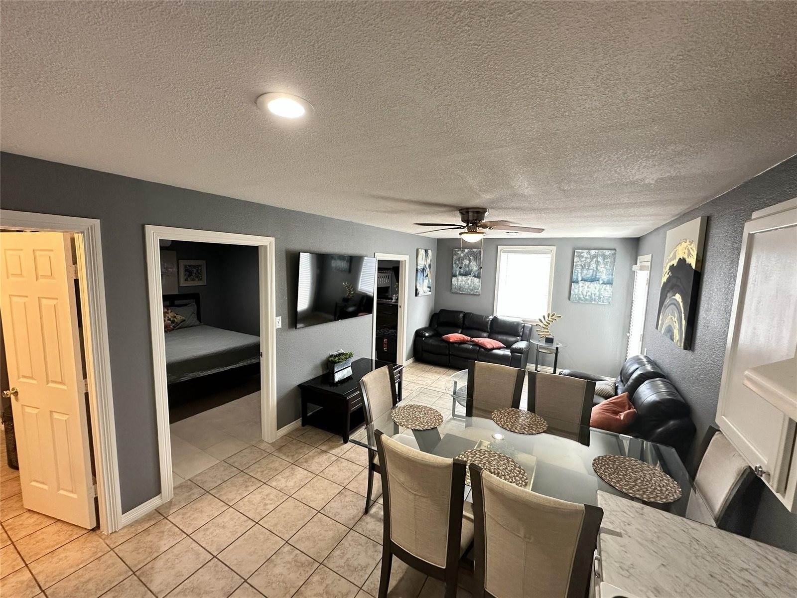 203 South 5th Street, Highlands, TX 77562
