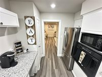 203 South 5th Street, Highlands, TX 77562