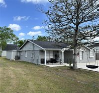 203 South 5th Street, Highlands, TX 77562