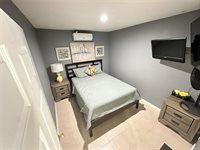 203 South 5th Street, Highlands, TX 77562