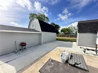 203 South 5th Street, Highlands, TX 77562