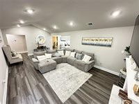 203 South 5th Street, Highlands, TX 77562