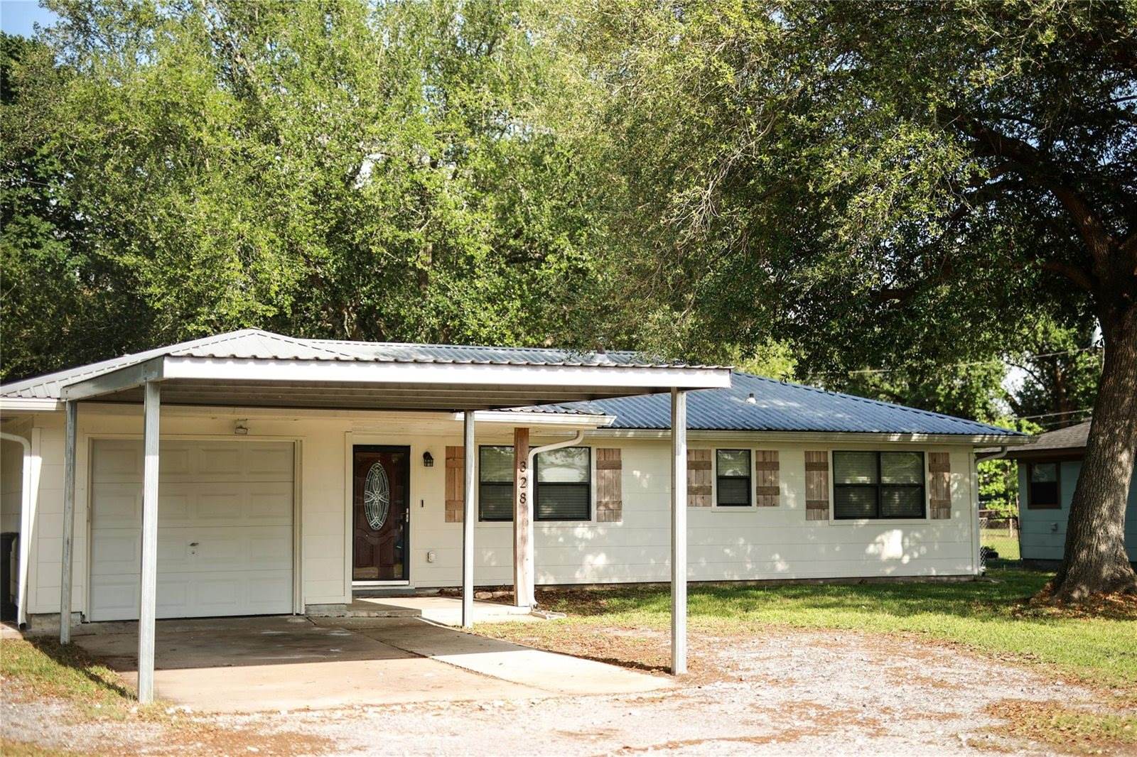 328 Paula Avenue, Bridge City, TX 77611