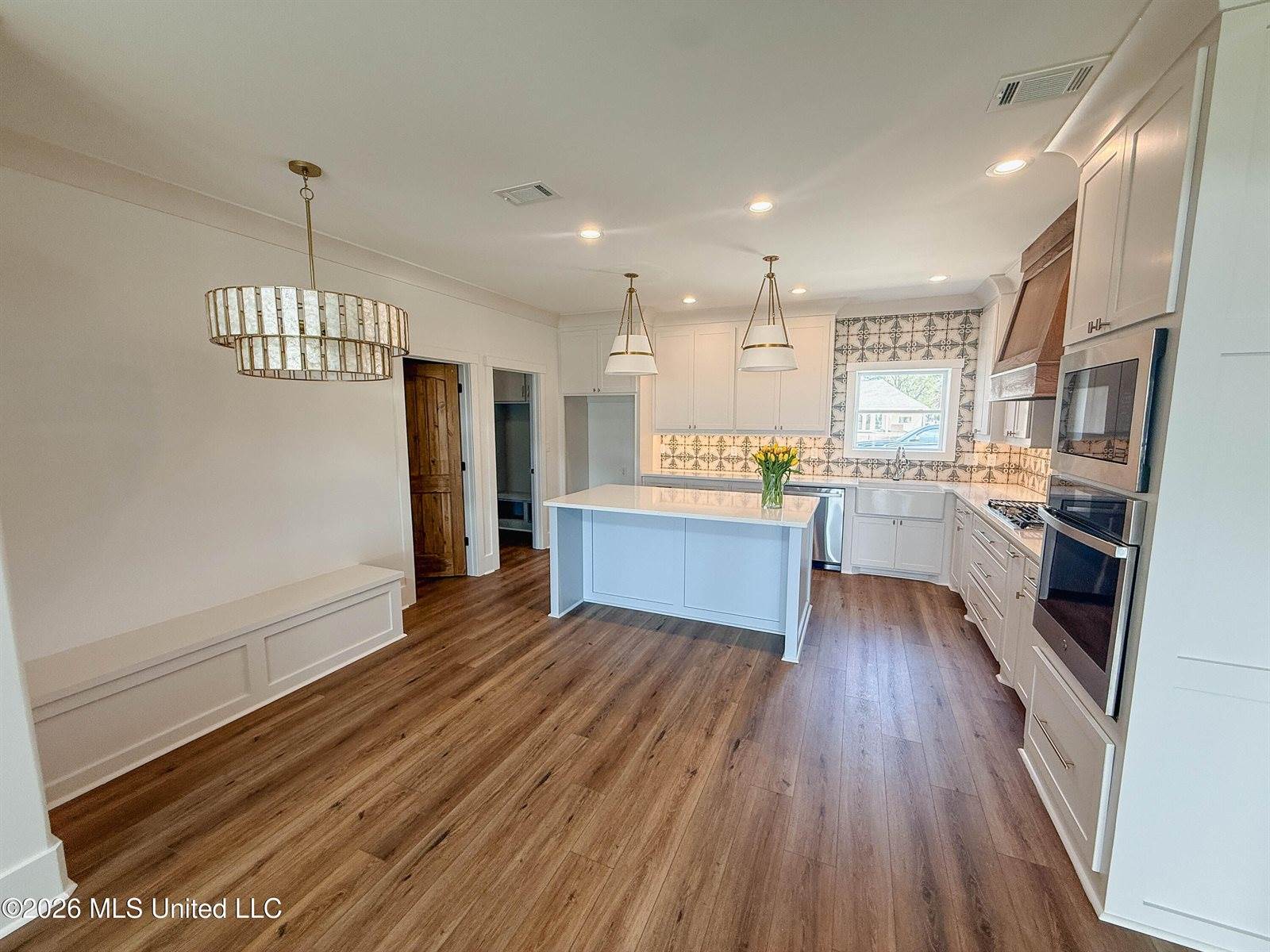 1416 East Beach Boulevard, Gulfport, MS 39501