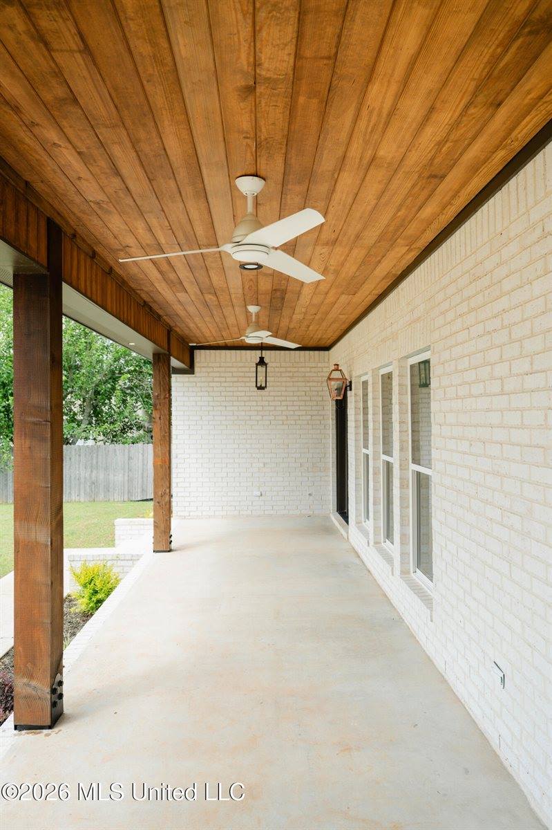 1416 East Beach Boulevard, Gulfport, MS 39501