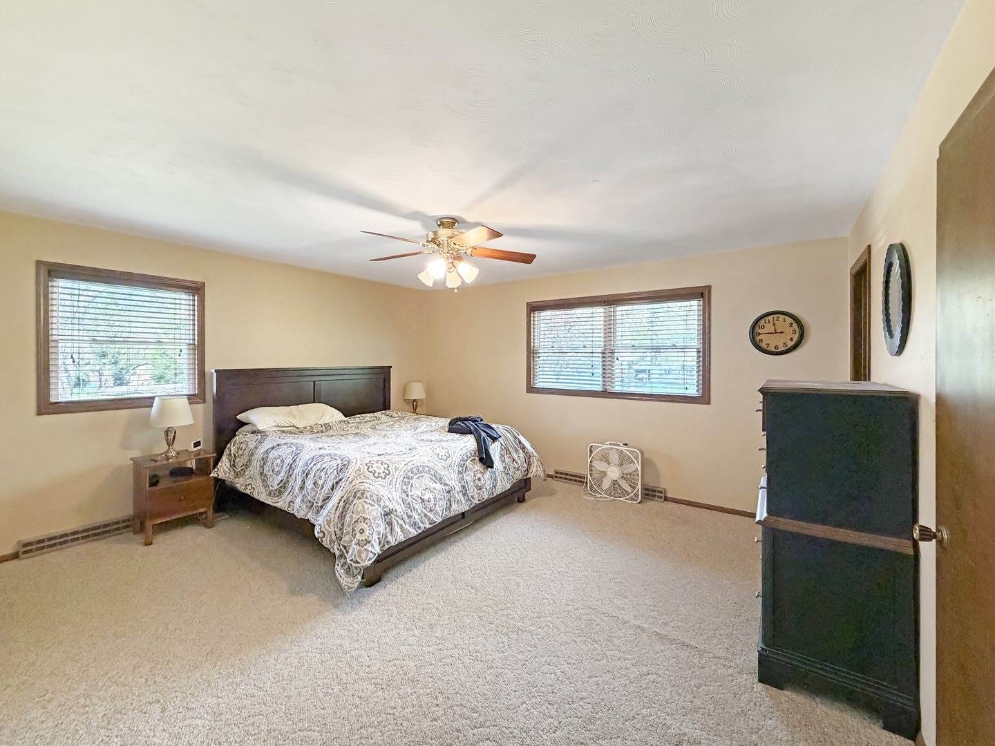 2711 Royal Oaks Drive, Freeport, IL 61032