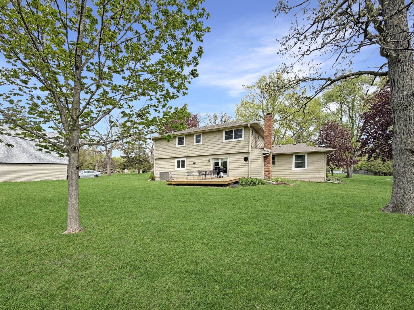 2711 Royal Oaks Drive, Freeport, IL 61032