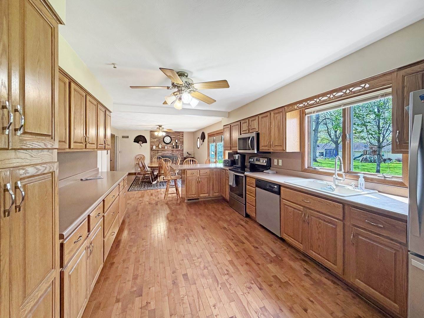 2711 Royal Oaks Drive, Freeport, IL 61032