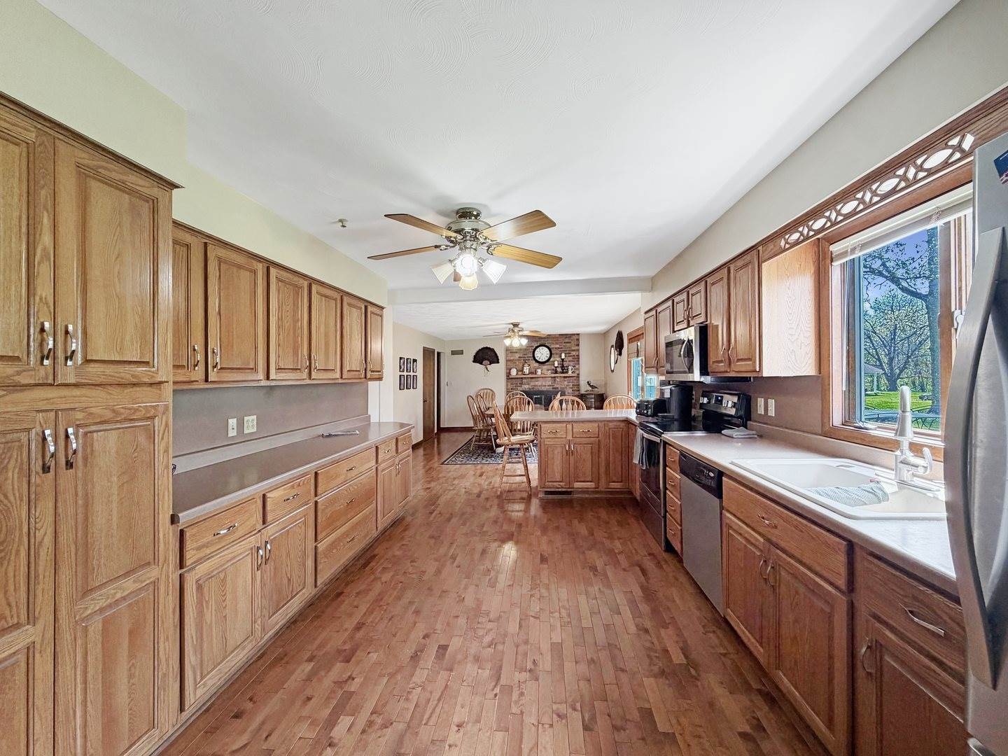 2711 Royal Oaks Drive, Freeport, IL 61032