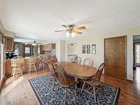 2711 Royal Oaks Drive, Freeport, IL 61032