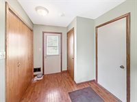 2711 Royal Oaks Drive, Freeport, IL 61032
