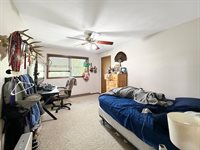 2711 Royal Oaks Drive, Freeport, IL 61032