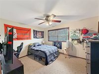 2711 Royal Oaks Drive, Freeport, IL 61032