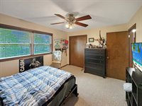 2711 Royal Oaks Drive, Freeport, IL 61032