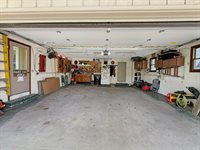 2711 Royal Oaks Drive, Freeport, IL 61032