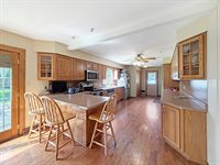 2711 Royal Oaks Drive, Freeport, IL 61032