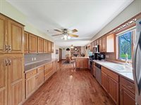2711 Royal Oaks Drive, Freeport, IL 61032