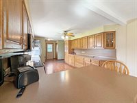 2711 Royal Oaks Drive, Freeport, IL 61032