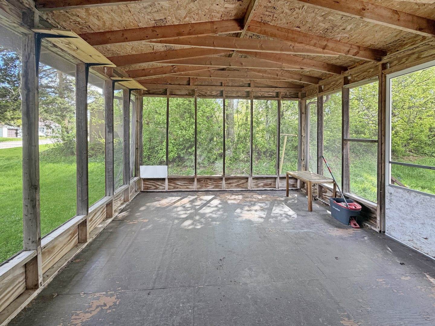 1305 South Prairie Avenue, Freeport, IL 61032