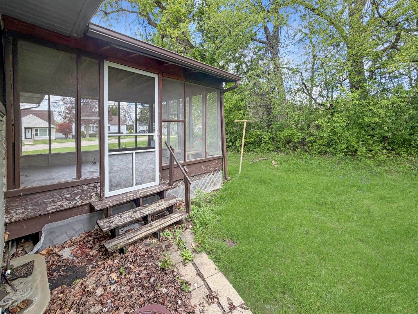 1305 South Prairie Avenue, Freeport, IL 61032