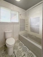 1305 South Prairie Avenue, Freeport, IL 61032