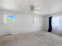 1305 South Prairie Avenue, Freeport, IL 61032