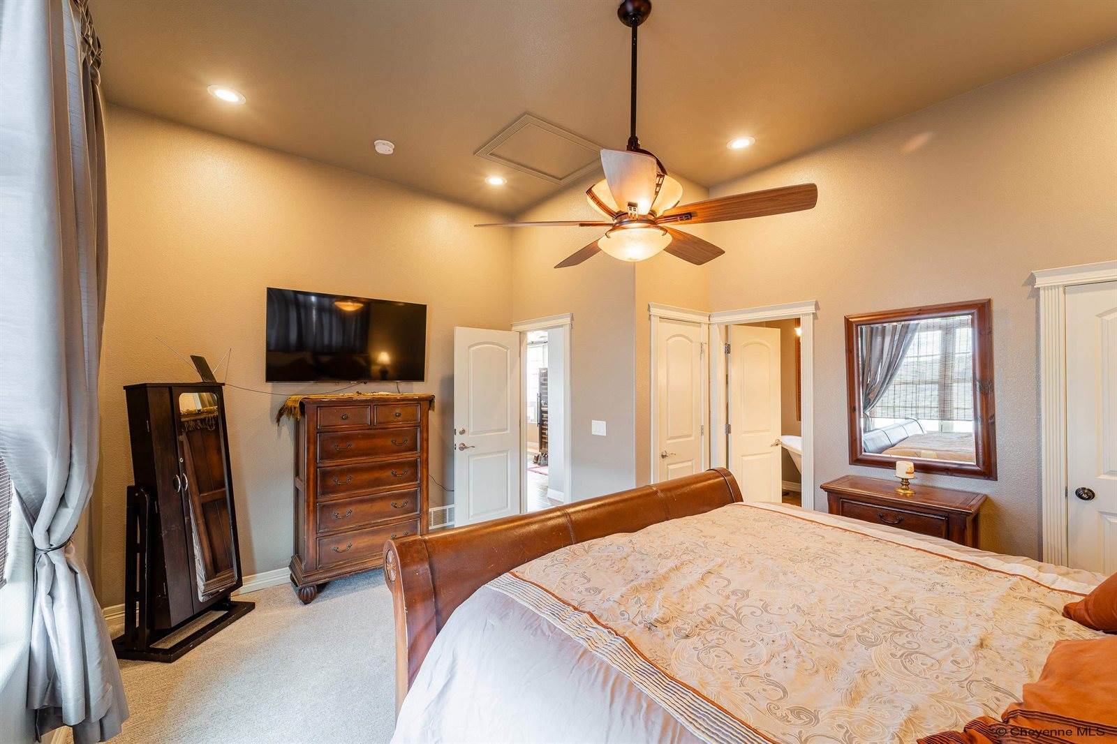 6701 Telluride Dr, Cheyenne, WY 82009
