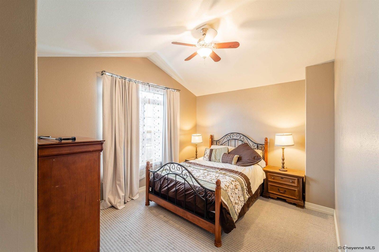 6701 Telluride Dr, Cheyenne, WY 82009