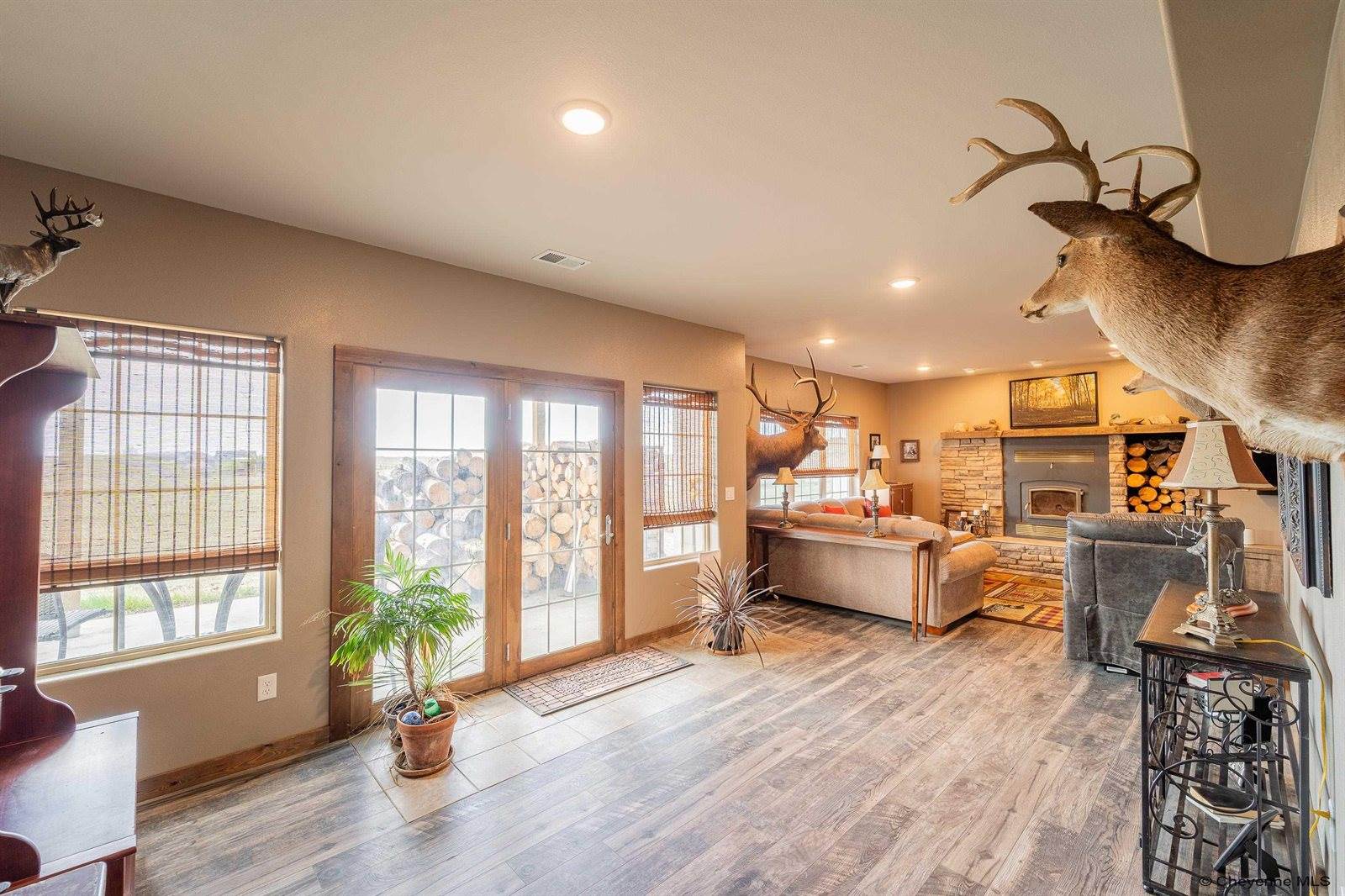 6701 Telluride Dr, Cheyenne, WY 82009