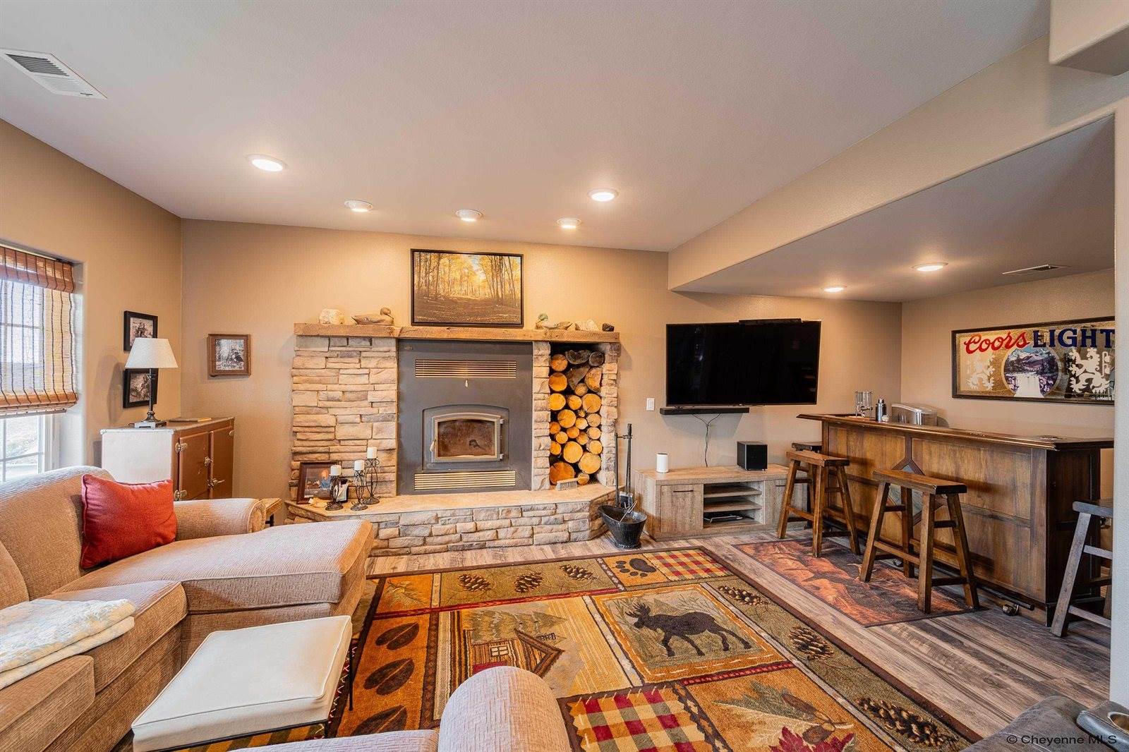 6701 Telluride Dr, Cheyenne, WY 82009