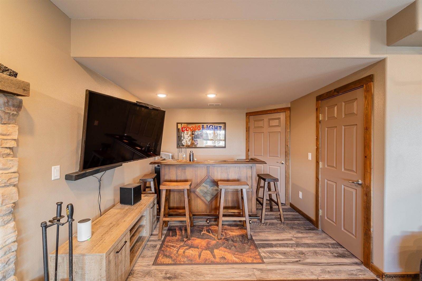 6701 Telluride Dr, Cheyenne, WY 82009