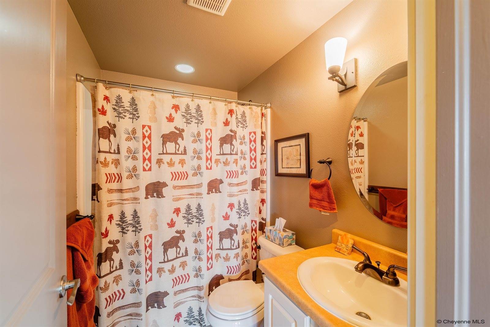 6701 Telluride Dr, Cheyenne, WY 82009