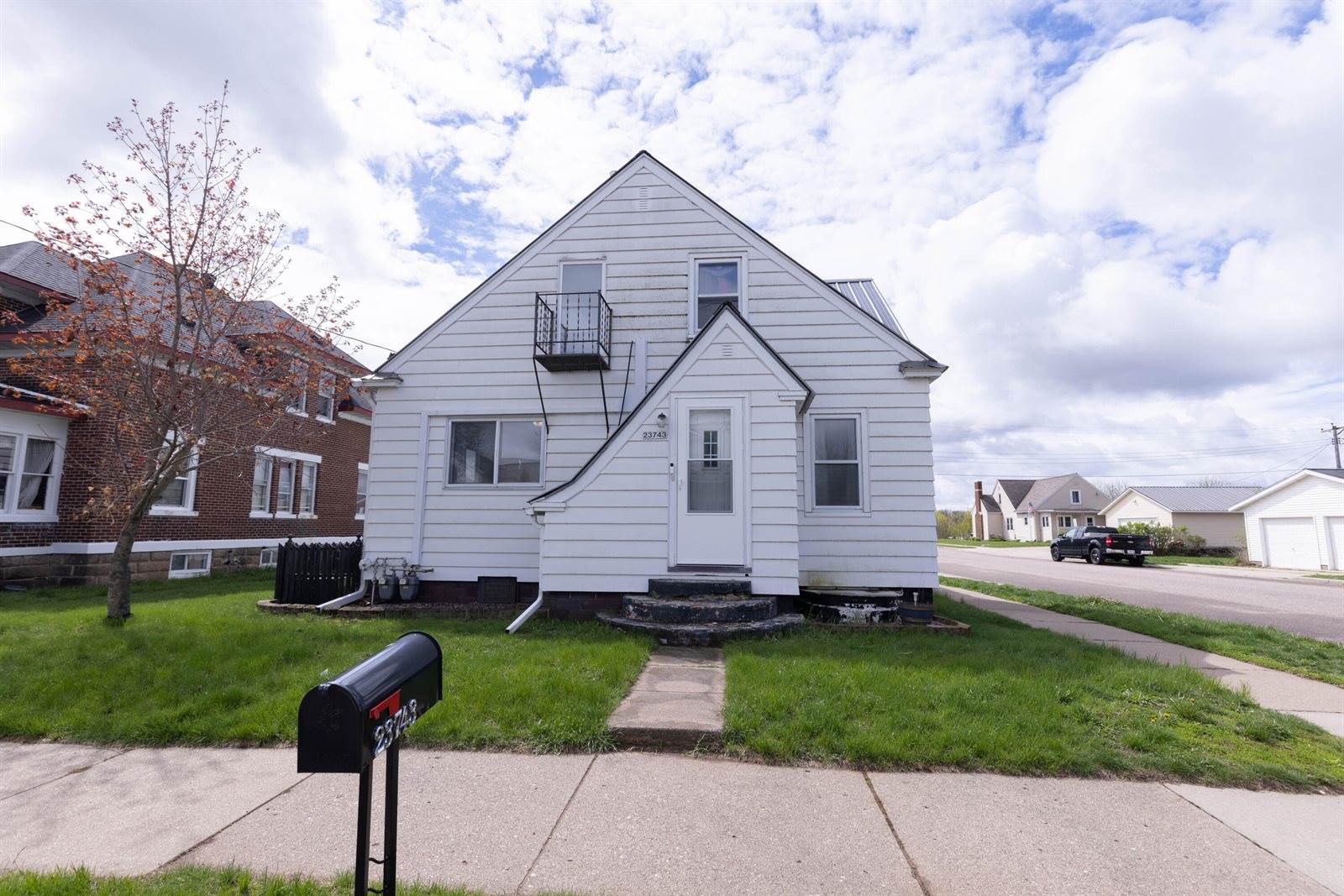 23743 Adams St, Independence, WI 54747