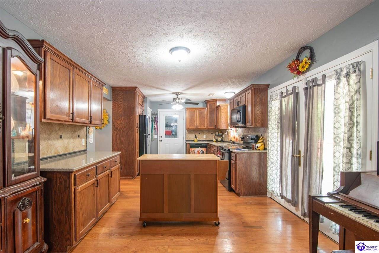 454 Sugar Branch Road, Big Clifty, KY 42712