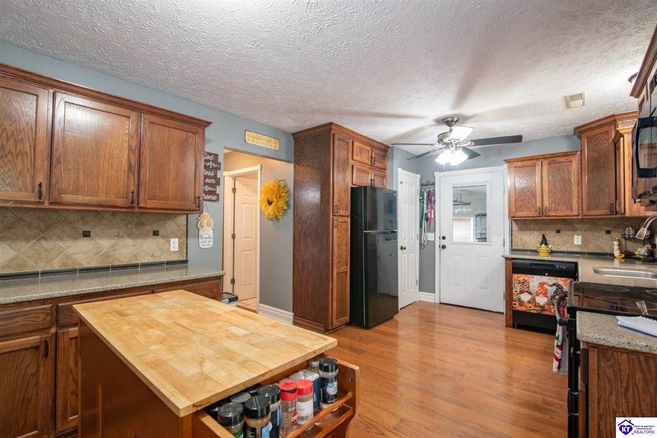 454 Sugar Branch Road, Big Clifty, KY 42712