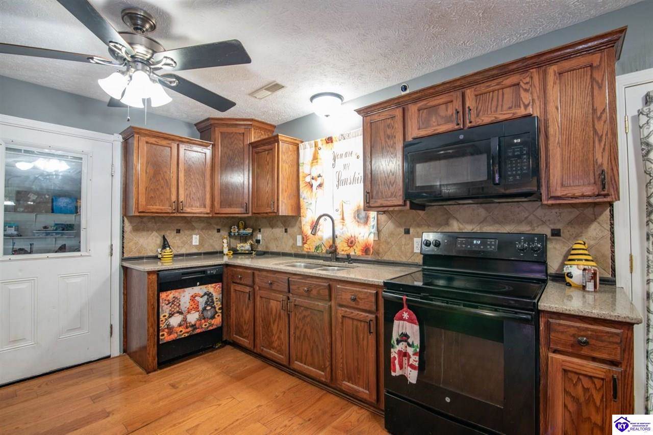 454 Sugar Branch Road, Big Clifty, KY 42712