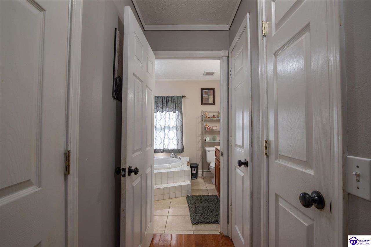 454 Sugar Branch Road, Big Clifty, KY 42712