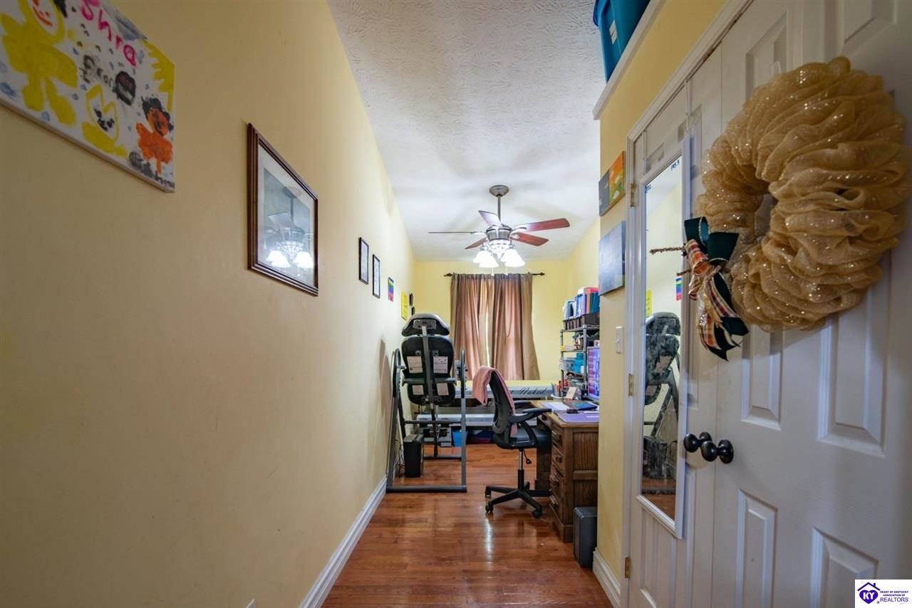 454 Sugar Branch Road, Big Clifty, KY 42712