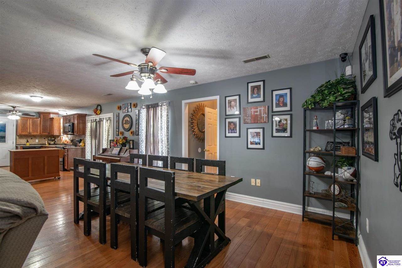 454 Sugar Branch Road, Big Clifty, KY 42712
