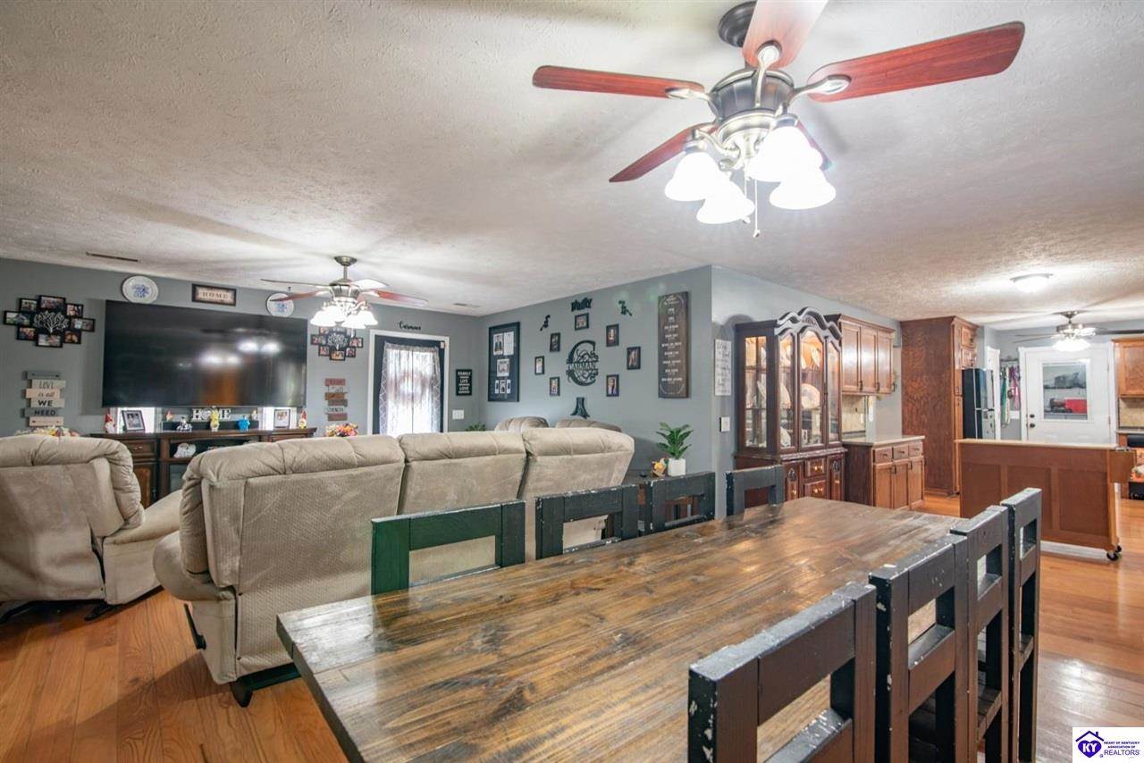 454 Sugar Branch Road, Big Clifty, KY 42712