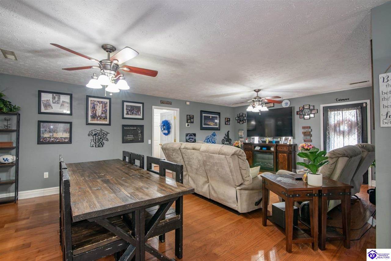 454 Sugar Branch Road, Big Clifty, KY 42712