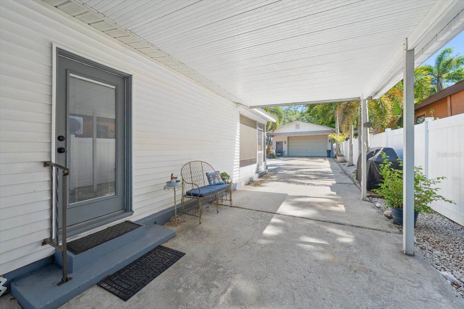 3290 70TH Avenue North, Saint Petersburg, FL 33702